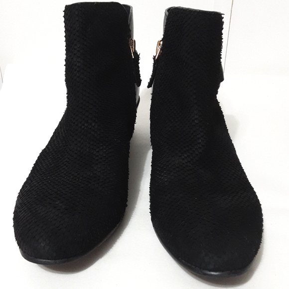 Naked Feet Alcor Black Ankle Women's 7 Boot - Picture 1 of 9